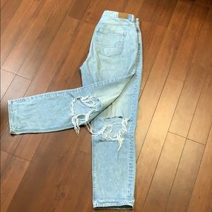 American Eagle Mom Jean